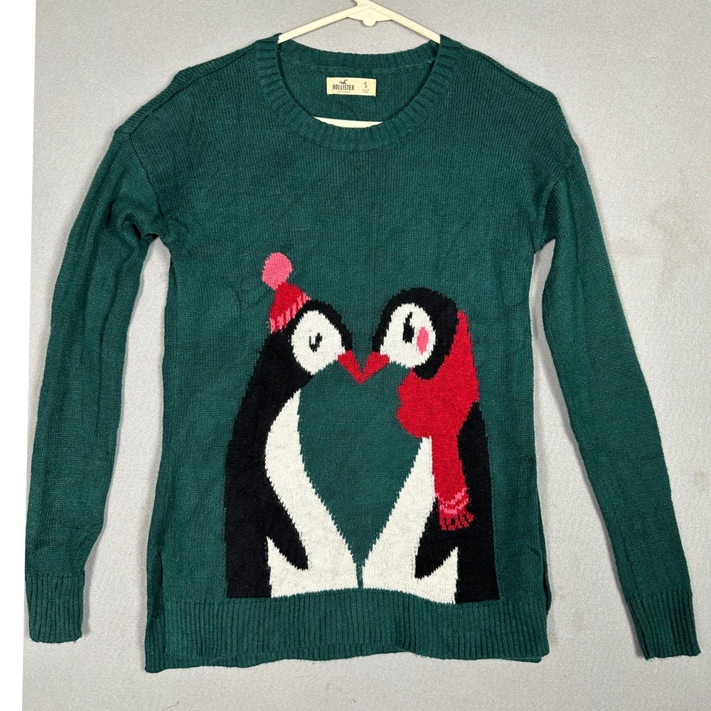 Hollister Sweater Womens Small Green Penguin Graphic Holiday Winter Crewneck EUC